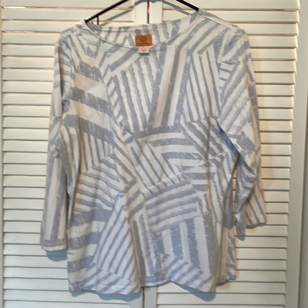 Grey/white Ruby Rd. Blouse